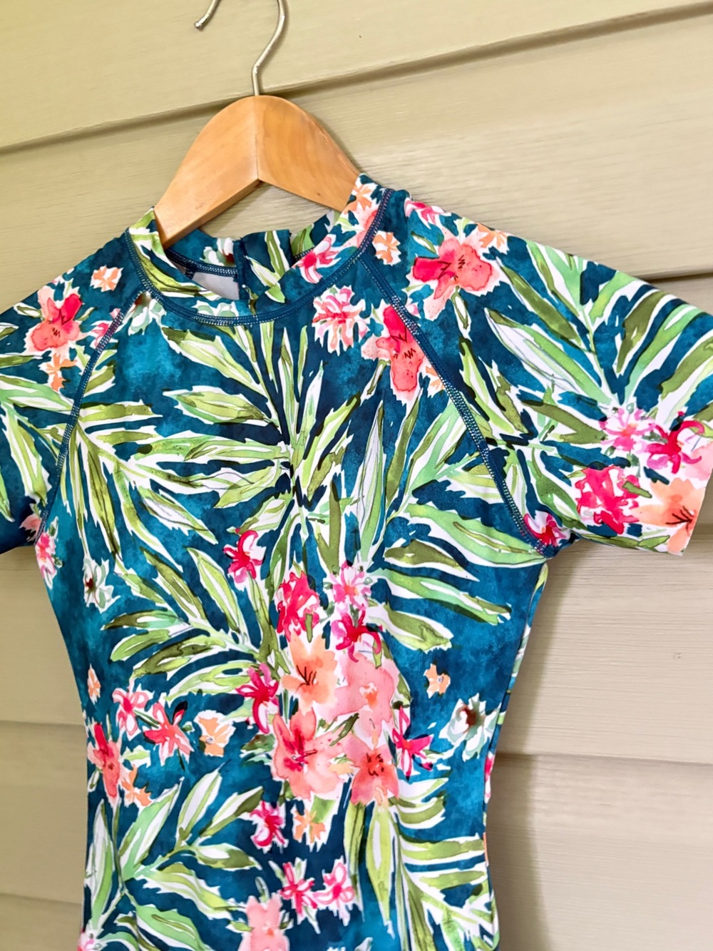 AXESEA athletic swimsuit tropical surfing rash guard SPF sporty sz 4 Australian - Picture 3 of 16